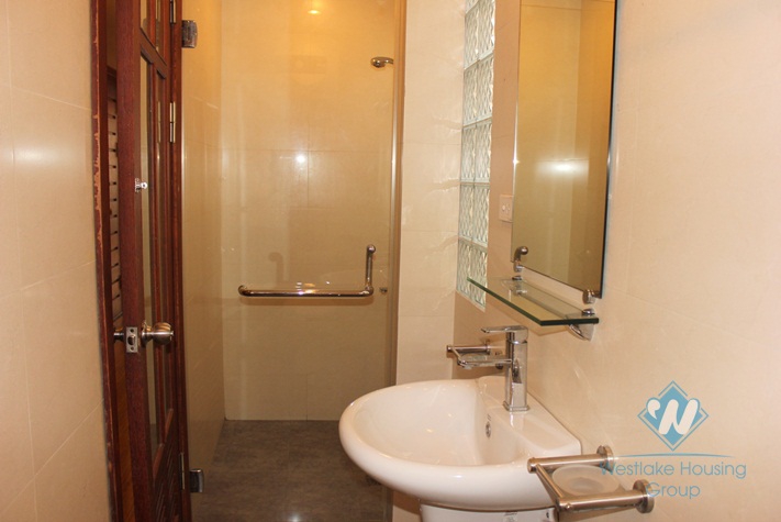 Luxury apartment for rent with 2 bedrooms in Au co st, Tay Ho, Ha Noi